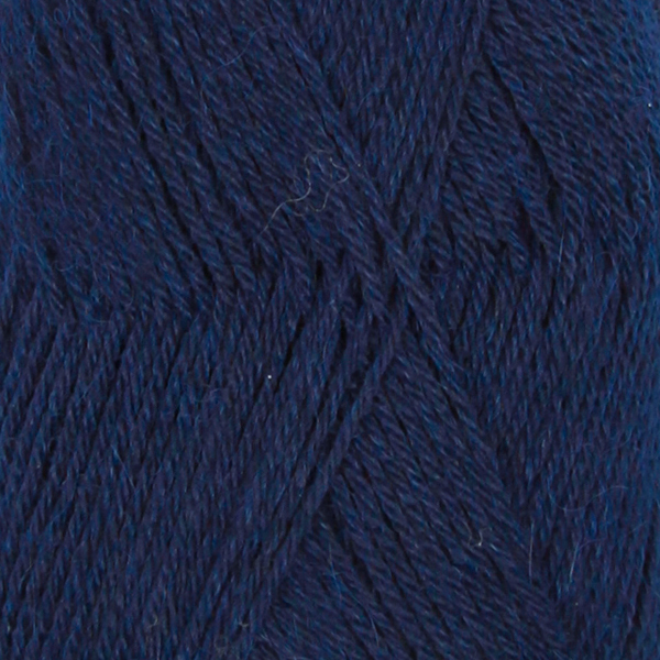 15 tamsiai mėlyna (navy blue uni)